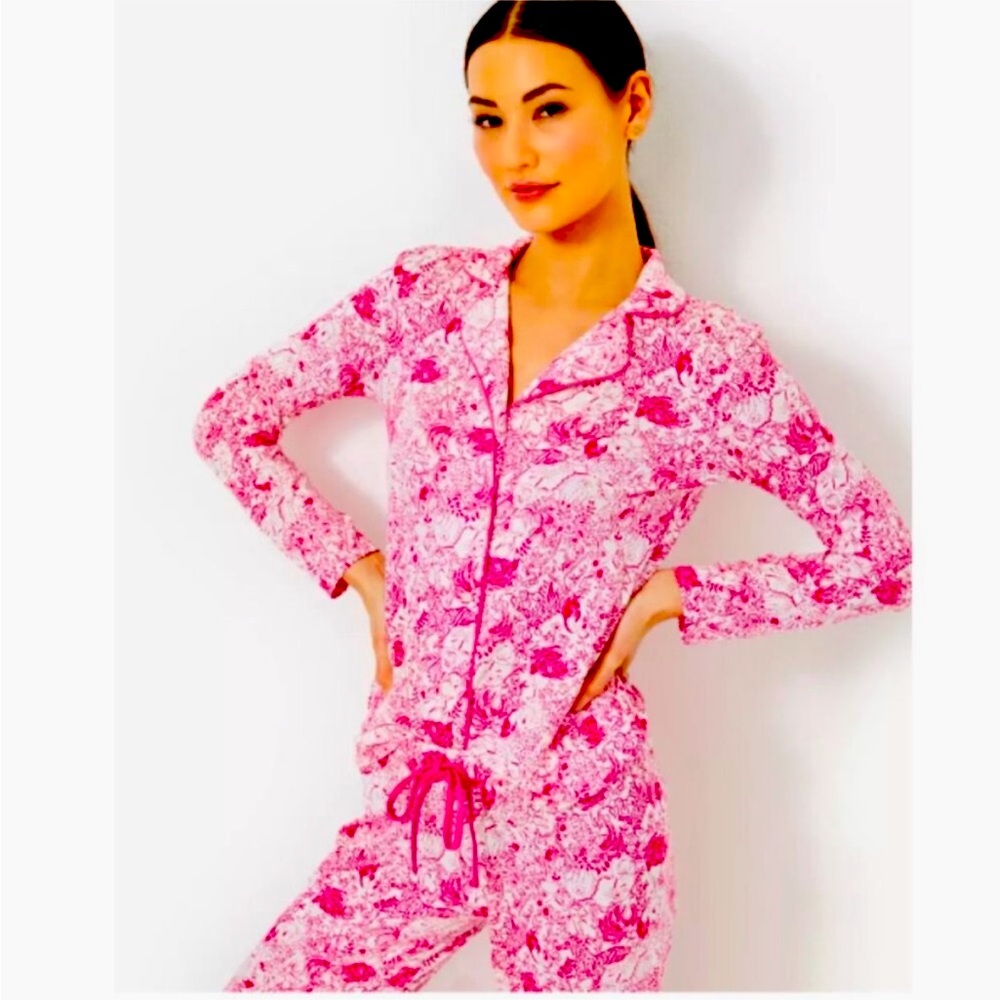 NWT ❤️NEW 2025 PATTERN!❤️
LILLY PULITZER PJ Knit Button Up Top Raspberry Rouge L - Picture 2 of 13